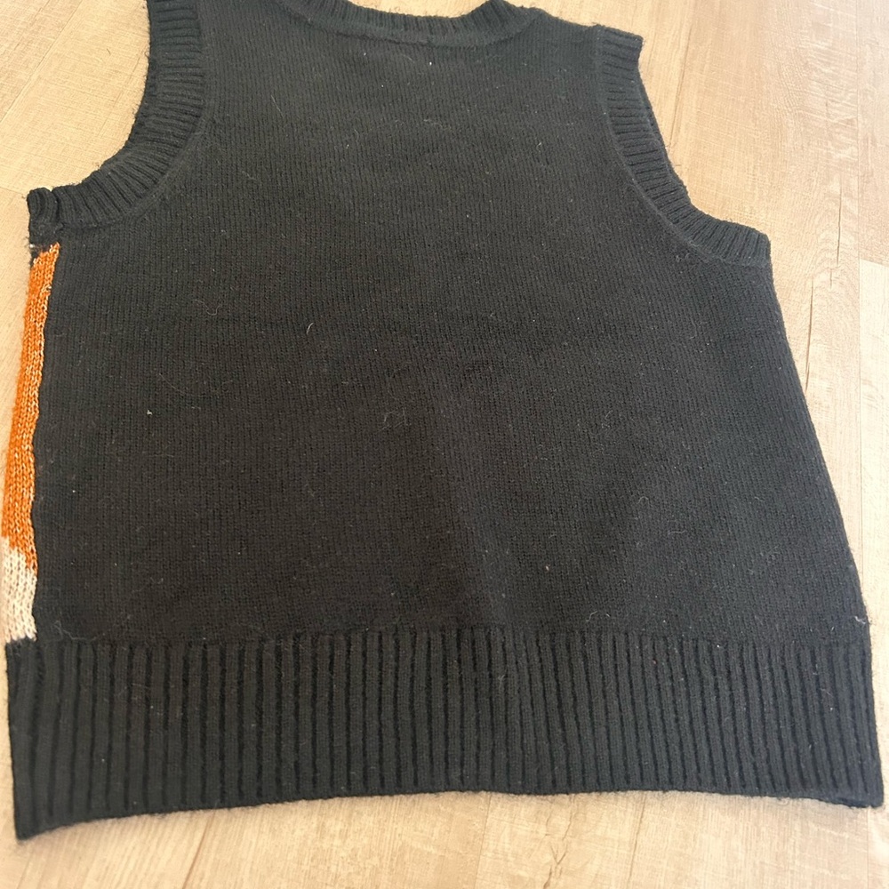 EVEREVE Payton Argyle Sleeveless Pullover V-Neck Black, Rust & Cream XS - Picture 6 of 7